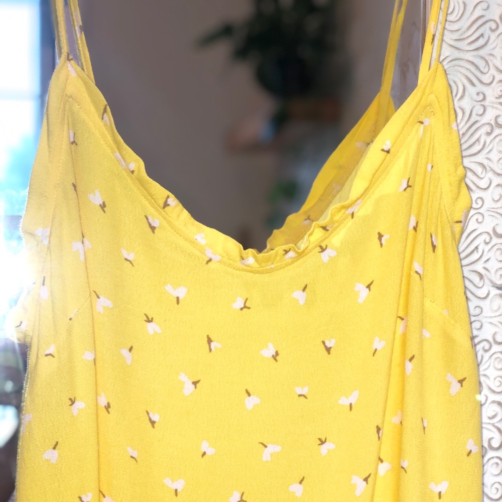 Lush Yellow Floral Tank - Ruffle neckline & underarms - Size S - Picture 1 of 7